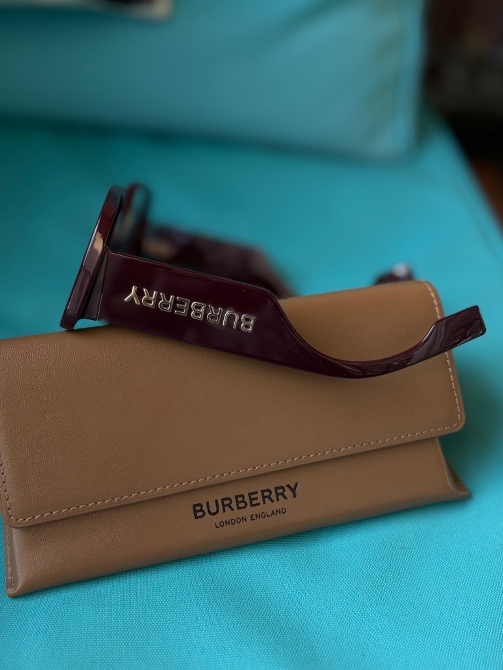 Authentic Burberry sunglasses - Picture 4 of 5